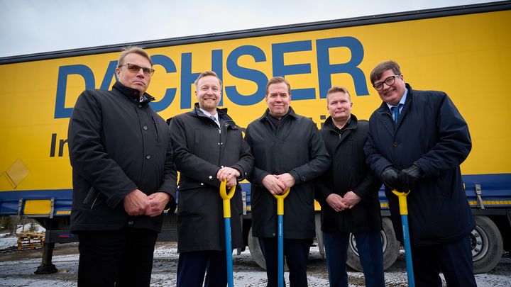 Pirkkalan logistiikkakeskuksen peruskiven muuraus. Kuvassa Jorma Kilpeläinen (toimitusjohtaja, SSA Rakennus Oy) Tuomas Leimio (toimitusjohtaja, Dachser Finland European Logistics), Marko Jarva (Pirkkalan pormestari) Jarkko Äikää (kaupallinen johtaja, Logicenters) Arto Satonen (työministeri)