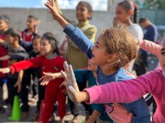 Lähetysseuran katastrofirahaston avulla DSPR on järjestänyt psykososiaalista tukea lapsille ja äideille Etelä-Gazassa sijaitsevissa kouluissa ja pakolaiskeskuksissa.