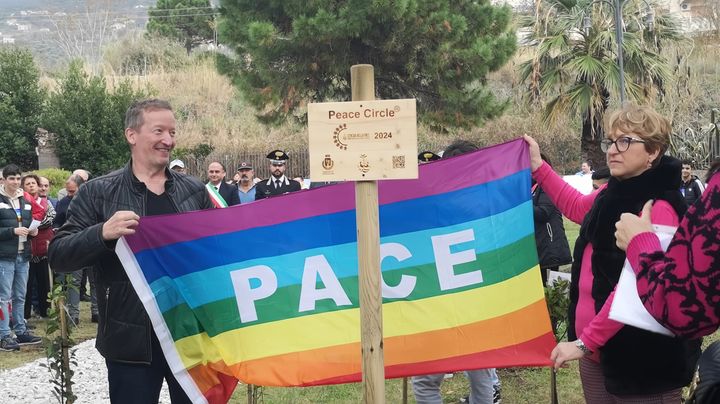 Mika Vanhanen Peace Circle® -puiston avajaisissa Calabriassa Italiassa 21.11. 2024