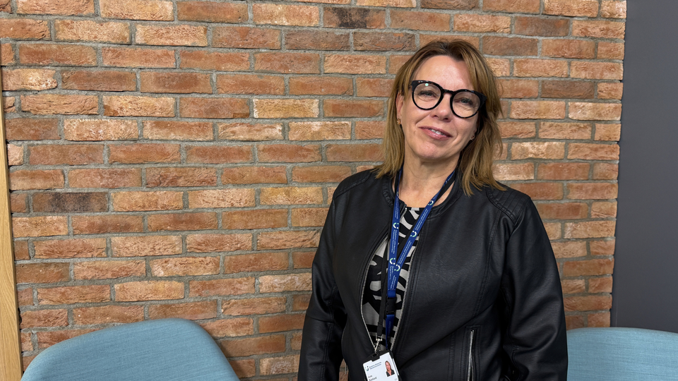 Uusi palveluohjauksen numero on tarkoitettu eritysesti uusille asiakkaille. Yhteyttä voi edelleen ottaa myös sosiaalihuollon chat-palvelun kautta, palveluyksikön päällikkö Anne Björklund kertoo. Pohjanmaan hyvinvointialue Pohjanmaan hyvinvointialue