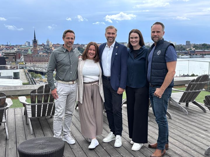 Nicklas Söderholm Noora Haverinen John Filipiak Wallderin Marleena Härkönen Erik Hollertz. Miehet OMT Groupista ja naiset Welado Groupista.