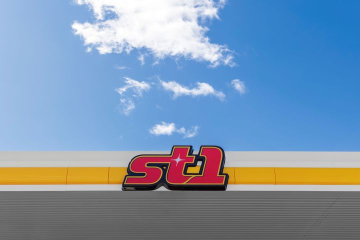 St1 logo