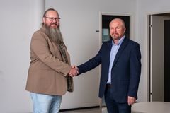 Jyri Tolonen ja Tero Roivainen valmiina viemään aerosolisammutuksen uudelle tasolle.