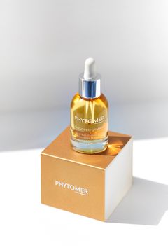 Seerumi on saatavilla kuluttajille spashop.fi-verkkokaupasta sekä kauneudenhoitoalan ammattilaisilta.