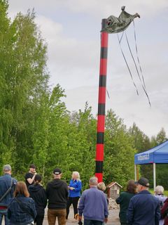 Taiteilija Matti Kalkamoa teoksen suunnittelussa inspiroi Puumala ja Saimaa, ”jossa voi olla hyvinkin suuria tuulenpuuskia.