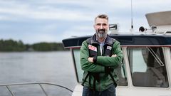 Mehiläisen rannikkolääkäri Markus Holzhäuser päivystää Kotkan saaristossa ja kesän tapahtumissa.
