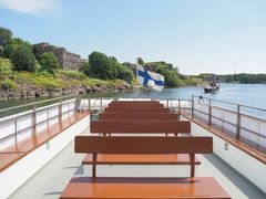 FRS Finlandin vesibussin auroinkokansi, taustalla Suomenlinna