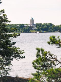 Näkymä Vasikkasaaresta Suomenlinnaan