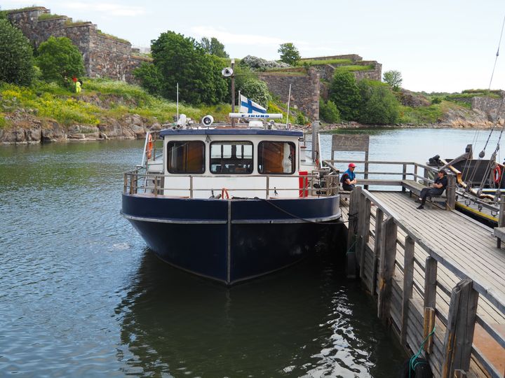 Vesibussi Suomenlinnassa