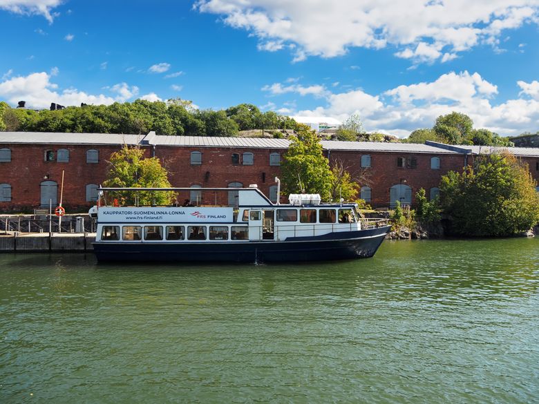 M/S Vire Suomenlinnassa