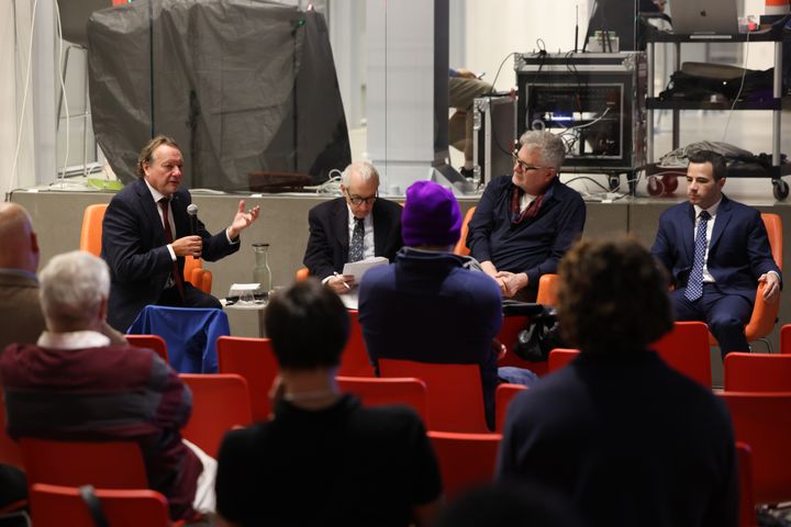 Panel discussion at Columbia University in New York: Speaking about the study "The Governance Performance of the Fifty States: The U.S. Berggruen Governance Index" were (from left): Prof. Helmut K. Anheier (UCLA), Prof. Robert Y. Shapiro, Prof. Adam Tooze (both Columbia), and Joseph C. Saraceno (UCLA).