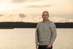 Krosswisen johtavaa tekoälyasiantuntija Antti Karlssonia inspiroi datatieteen keinojen hyödyntäminen kansanterveyden edistämiseksi.