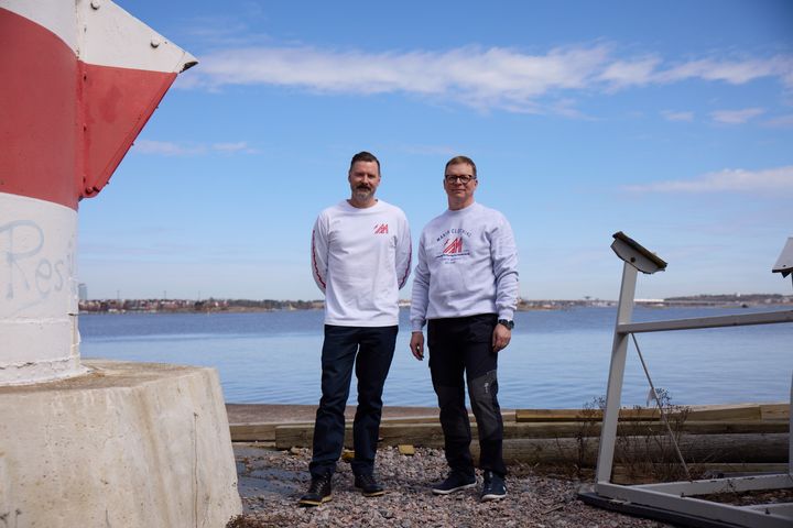Nyt myyntiin tuleva Merenkävijät-mallisto sai alkunsa, kun Makia otti yhteyttä Merenkävijöihin ja aloitti keskustelun.