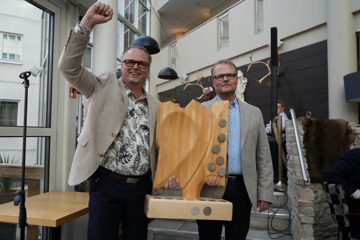 Veljekset Janne ja Tero Tirronen tuulettamassa voittoaan. Kuva: Panu Turunen