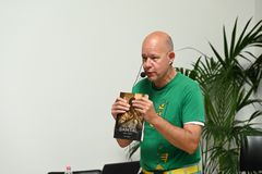 Urheilutoimittaja ja entinen selostaja Kaj Kunnas.