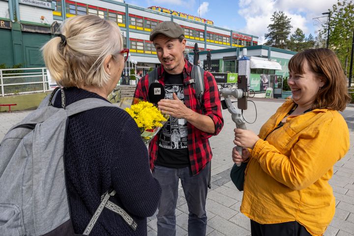 Kuvassa Yle Helsingin toimittajat Vesa Marttinen & Katri Tihilä.