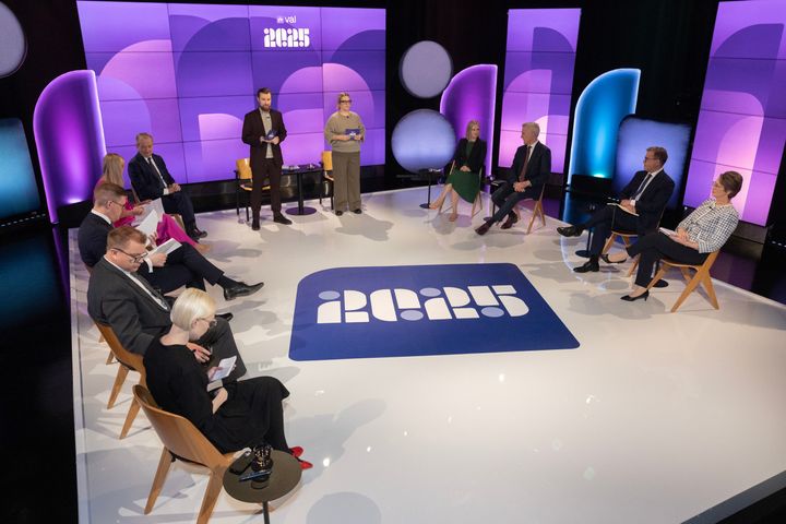 Svenska Yles tvåspråkiga partiledardebatt (7.4.2025) samlade tittare på Yle Fem med en räckvidd på 224 000.