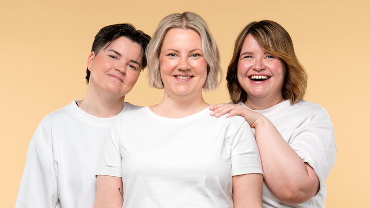 Laura%20Haimila%2C%20Laura%20Friman%20ja%20%20Anna%20Karhunen.