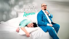 Kuvassa juontajat Sanna Pirkkalainen ja Matti Ylönen.