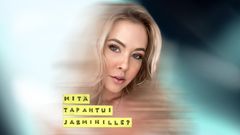 Jasmin Voutilainen katsoo suoraan kameraan puolilähikuvassa. Kuvan päällä sarjan nimigrafiikka.
