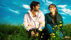 Erasmo Genzini ja Sissi Jomppanen sarjan päärooleissa.