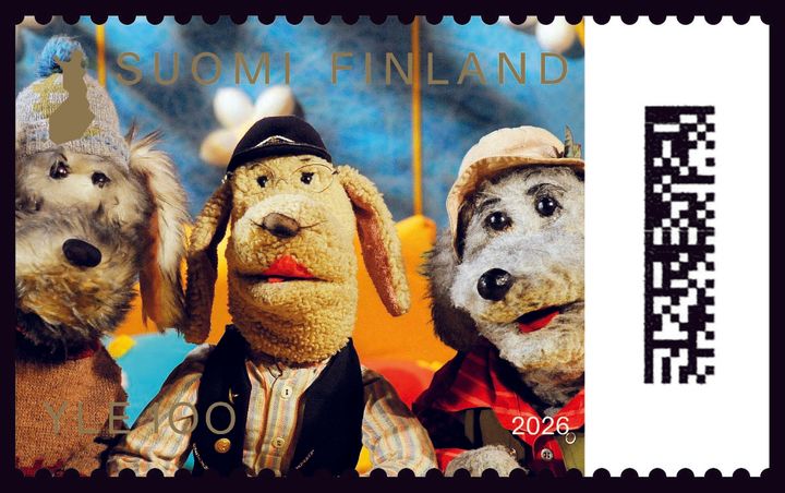 Ransu%20Karvakuono%20kavereineen%20postimerkisss%E4%20v%E4rikk%E4%E4ll%E4%20taustalla.