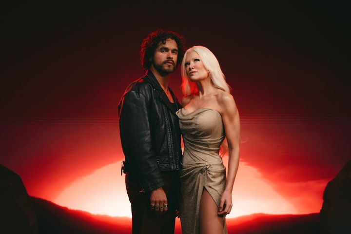 Linda_Lampenius_x_Pete_Parkkonen_music_video_still_Credit_Nelli_kentta