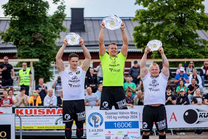 Suomen Vahvin Mies -finaalin (M105) Lappeenrannassa 2024 voitti Jiri Grönman. Antti Uimonen oli toinen ja Joni Taivassalo kolmas.