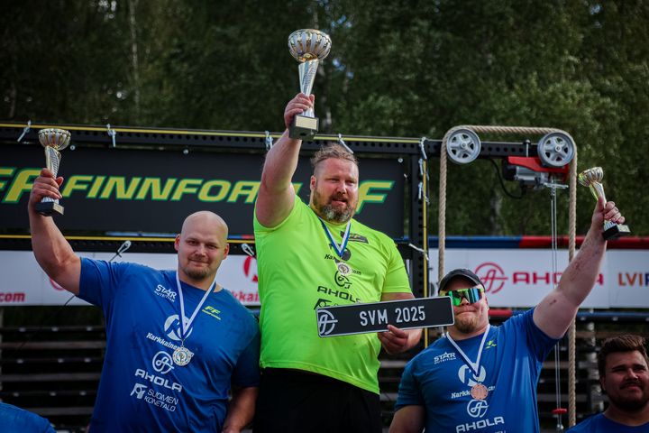 Vuoden 2025 voittajakolmikko ottaa mittaa toisistaan tänä vuonna Lappeenrannassa. Finaalista odotetaan jälleen erittäin tiukkaa. Mika Törrö keskellä, Jesse Pynnönen vasemmalla ja Niko Nurmi oikealla.