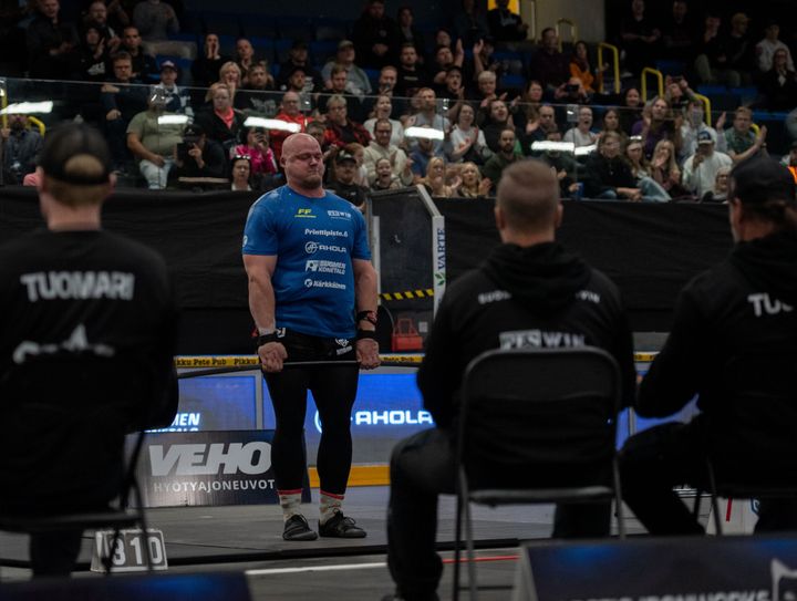 Suomen vahvimman miehen tittelin lunastanut Jesse Pynnönen rakensi voittonsa tasaisuudella. Hän voitti finaalissa yhden lajin ja sijoittui kymmenestä lajista seitsemässä viiden parhaan joukkoon.