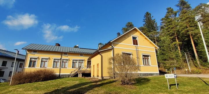 Ns. Puutalo Forssan sairaalan alueella.