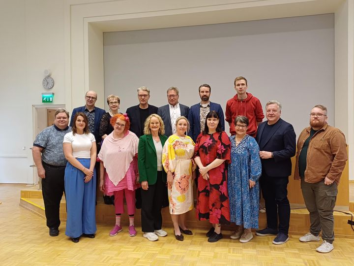 Uusi aluehallitus.