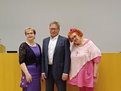 Uudet puheenjohtajat yhteiskuvassa.