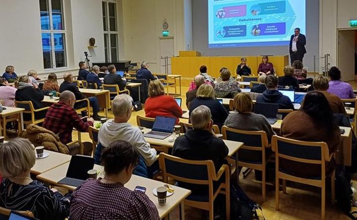 Palvelustrategiaan liittyvä seminaari Ahveniston luentosalissa 19.1.2026