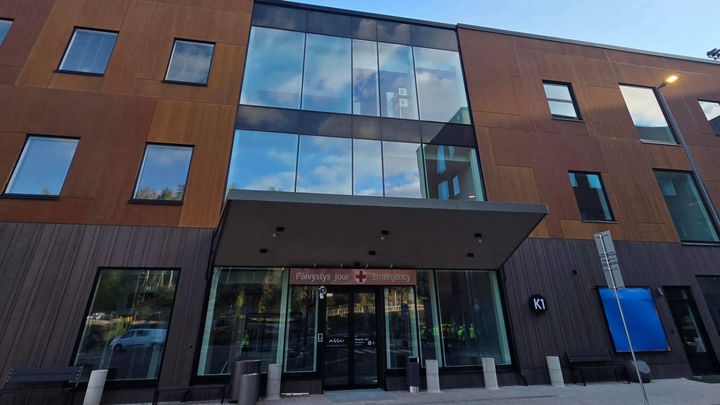 Ahveniston sairaala päivystyksen ovi