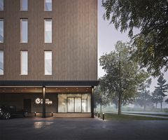 Havainnekuva, näkymä pääsisäänkäynniltä.