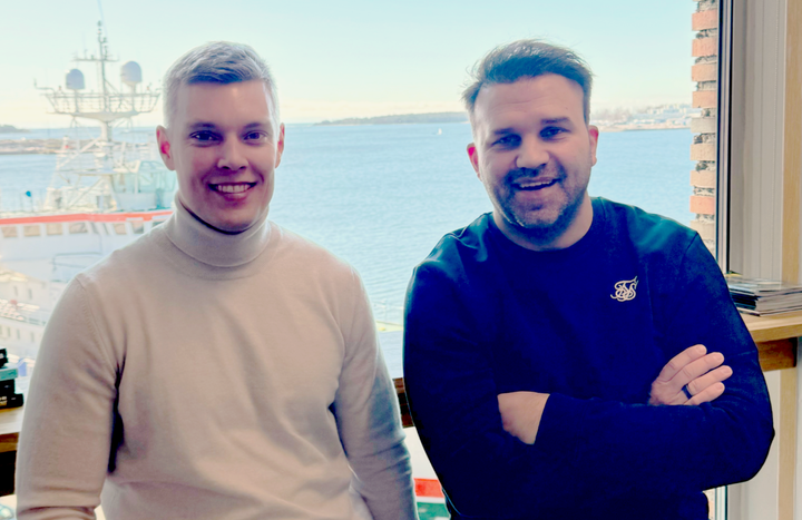 Voland Partnersin osakas Marcus Blomqvist (vas.) ja Readpeakin toimitusjohtaja Tomas Forsbäck.
