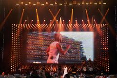 "Relaxing rocks": Spectacular naming ceremony of the Mein Schiff Relax with Robbie Williams.
