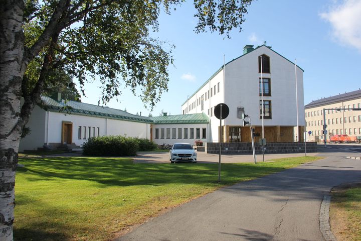 Rovaniemen keskustassa sijaitseva Lääninhallituksen kortteli.