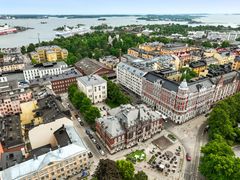 Ilmakuva Kaartinkaupungista Helsingissä, jossa näkyy useita historiallisia rakennuksia.