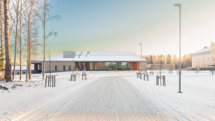 Fasaden till den nya sjukhusbyggnaden.