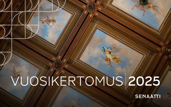 Vuosikertomuksen kansi, jossa kuva Säätytalon koristeellisesta katosta.