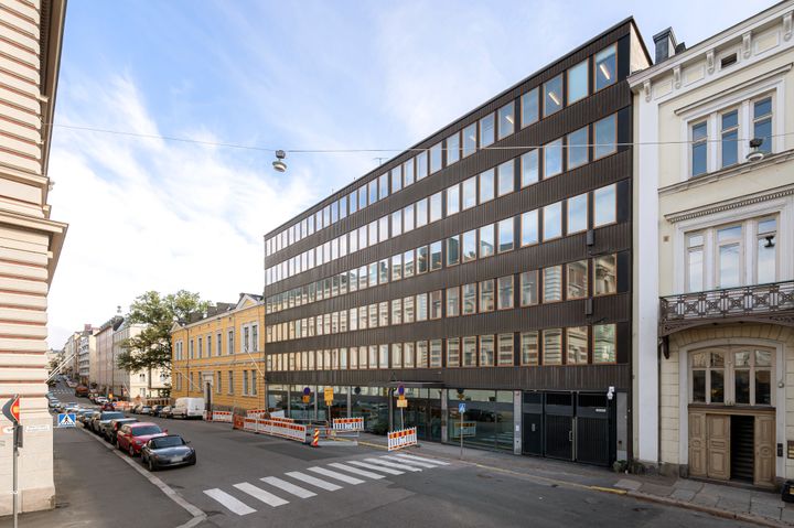 Julikisivukuva kiinteistökokonaisuudesta Helsingin Kruununhaassa osoitteissa Mariankatu 9 ja 11