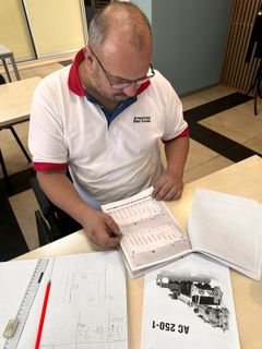 Oppilaat ovat eri yritysten ja organisaatioiden edustajia