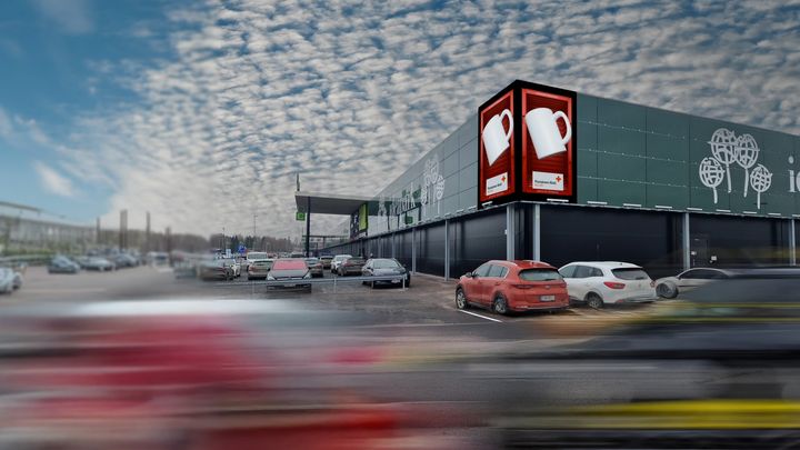 Kauppakeskuksen ulkoseinään rakennetaan näyttävä pystymallinen kulma-LED. Havainnekuva.