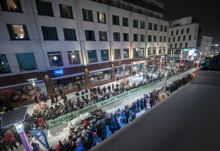 Tunturirallien maaliintulo Korkalonkadulla Rovaniemellä
