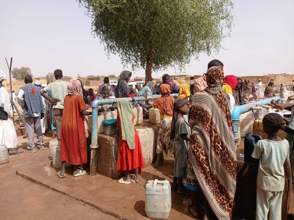 Tuhannet lapset pakenivat taisteluita Sudanissa Obeidin kaupungissa