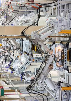 The new World Robotics statistics show an all-time high in the number of industrial robots automating production around the world," says Marina Bill, President of the International Federation of Robotics. / ©ABB