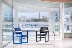 YK92-nojatuolit kuvattuina Lahden sataman Piano Paviljongissa.