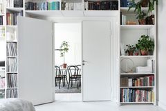 Lundia Classic kirjahylly, valkolakattu, oven ylitys